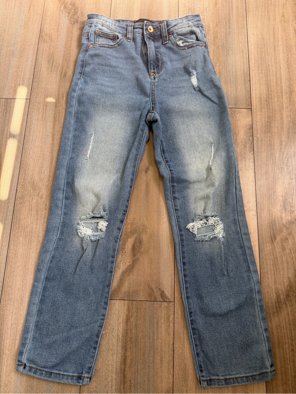 Kendall & Kylie Medium Wash Distressed Straight-Leg Jeans
